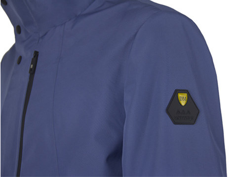 廠家定制品牌沖鋒衣，防水壓膠沖鋒衣